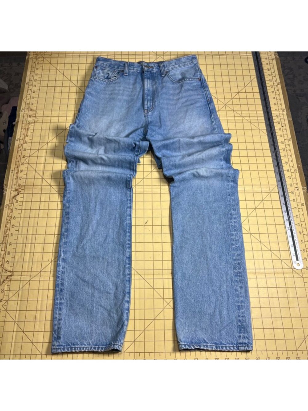 Madewell Womens 90s Straight High-Rise Jeans Light Wash Size 26T - Picture 2 of 6